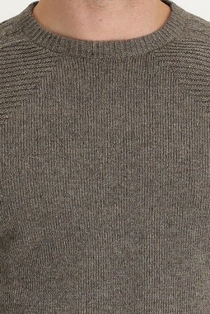 Средне-коричневый приталенный шерстяной трикотажный свитер с круглым вырезом и узором