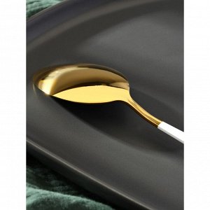Ложка столовая из нержавеющей стали Magistro «Блинк», 22?4 см, на подвесе, цвет золотой, белая ручка