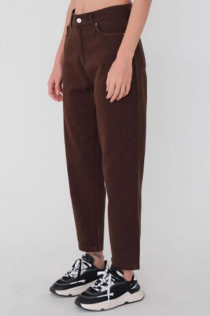 Темно-коричневые прямые брюки с завышенной талией