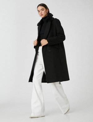 Двубортное пальто большого размера Cachet с воротником из плюша Подробно
