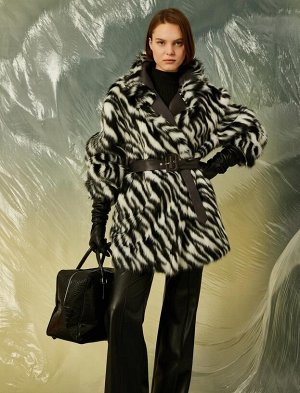KOTON Ece S_kan X Cotton - Плюшевое пальто с поясом и принтом под зебру