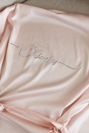 7239 халат с логотипом на спине светло-розового цвета