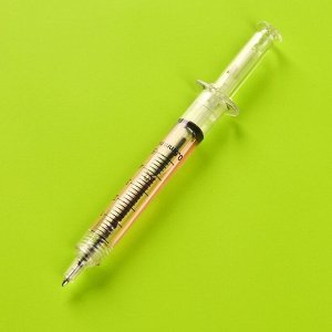 Новогодняя аптечка «Послетусовочная первая помощь»: драже с витамином C, пупырка антистресс, ручка-шприц