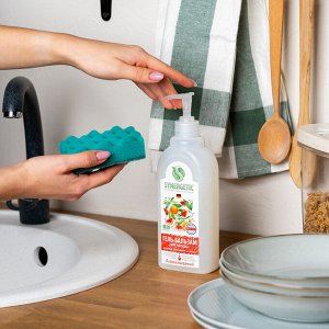 Биоразлагаемый гель-бальзам для мытья посуды и детских игрушек SYNERGETIC «Розовый грейпфрут и специи», гипоаллергенный 0,5л