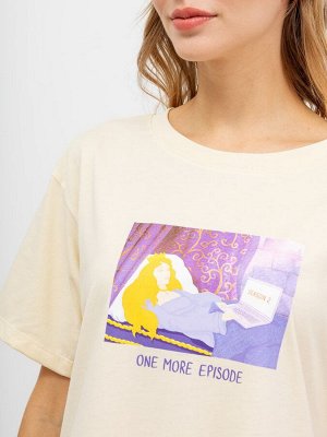 Хлопковая ночная сорочка в оттенке масло с мультипликационным принтом