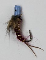 Муха 81 (бордовая, золотая нить, груз голубой, мех, перья)
