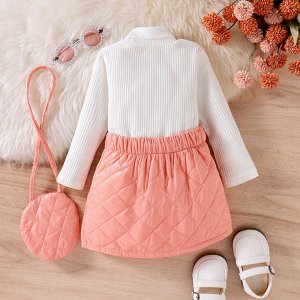 Белая водолазка и персиковая юбка с пуговицами+ сумка