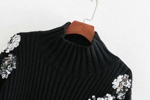 Женский свитер с декором