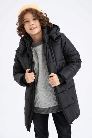 Длинное пальто с капюшоном и плюшевой подкладкой для мальчиков