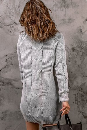 Серое вязаное платье-свитер с косами и бахромой