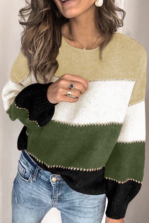 Бежевый теплый свитер с разноцветными полосами