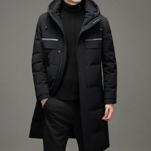Мужская зимняя удлиненная куртка с капюшоном (не отстегивается), с двумя нагрудными и двумя боковыми карманами, цвет черный
