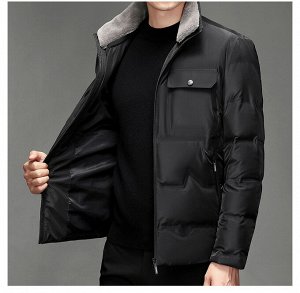 Куртка (пуховик) мужская без капюшона, нагрудный карман, боковые карманы на молнии, меховой ворот-стойка, цвет черный