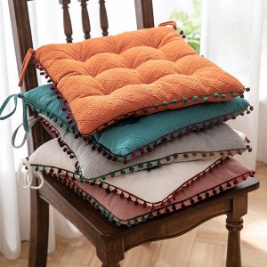 Подушка на стул бархатная, цвет оранжевый