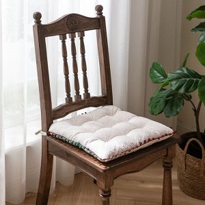 Подушка на стул бархатная, цвет белый