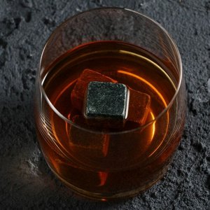Камни для виски в деревянной шкатулке с крышкой «Всегда первый», 4 шт