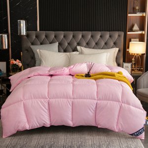 Теплое одеяло на пуху, цвет розовый