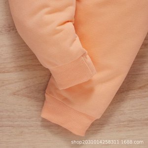 Костюм оранжевый: штаны и кофта с радугой