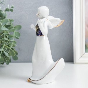 Сувенир керамика "Девушка-ангел скрипачка" кобальт 15х9х7,5 см
