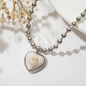 Кулон на декоративной основе "Сердце" зайчик, цвет белый в серебре, 40 см