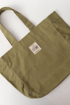 Большая сумка цвета хаки с короткими рукавами