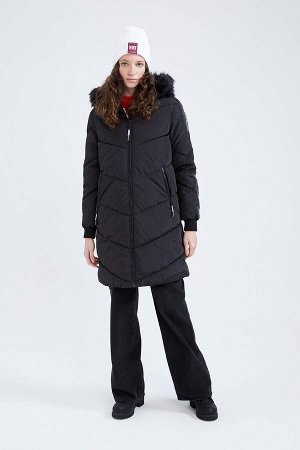 Теплоизолированное водонепроницаемое пальто из искусственного меха с капюшоном Relax Fit