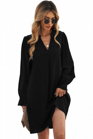 Черное платье-рубашка с V-образным вырезом и оборками на рукавах