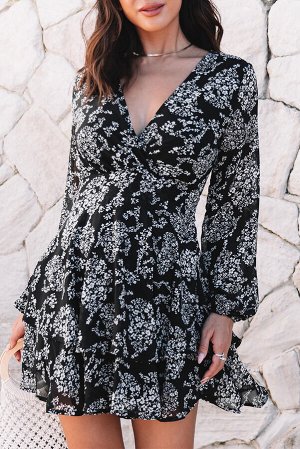 Черное двухслойное платье с V-образным вырезом и рюшами с цветочным принтом