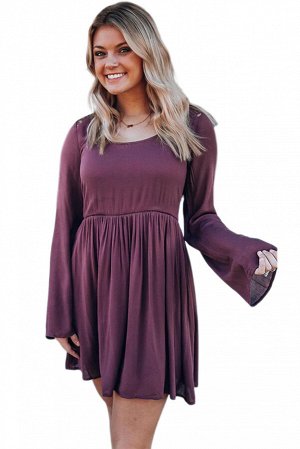 Фиолетовое мини-платье с длинным рукавом и кружевной спинкой