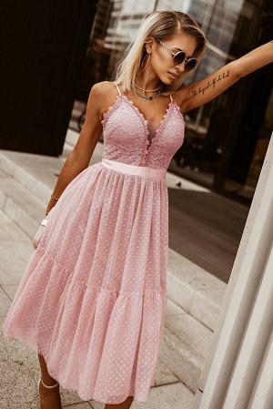 Розовое платье-миди с юбкой в сборку и кружевным лифом
