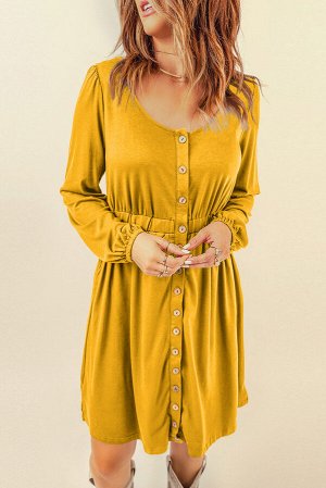 Желтое платье на пуговицах с длинным рукавом и резинкой на талии