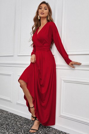 Красное платье макси с карманами и V-образным вырезом с запахом