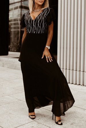 Черное платье с V-образным вырезом и рюшами на рукавах