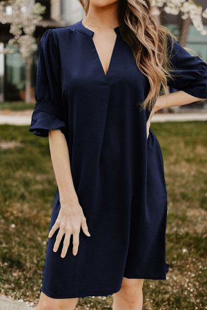 Темно-синее прямое платье-блузон с V-образным вырезом