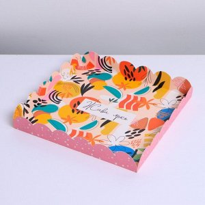 Коробка для кондитерских изделий с PVC крышкой «Живи ярко», 13 x 13 x 3 см