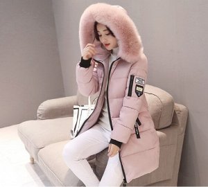 Теплая длинная куртка с капюшоном розовая