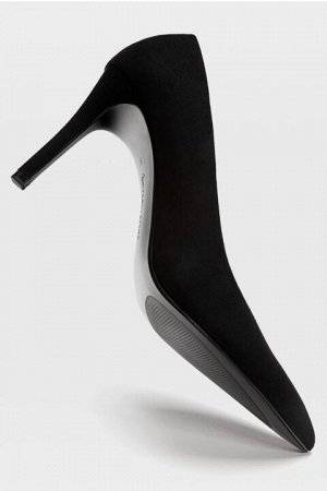 Туфли женские на каблуке с острым носом черные