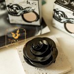 Пудра компактная матирующая May Flowers PF25 PA+++ Mistine S2 светлый бежевый/ Mistine May Flowers Triple Cover Powder SPF 25 PA+++