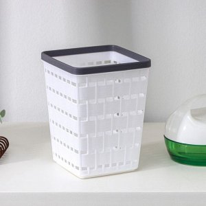 Корзина пластиковая для хранения Доляна «Течение», квадратная, 9x11,5 см, цвет серый
