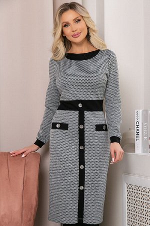Платье Платье из трикотажного полотна с контрастной отделкой.
30% вискоза 65% п/э,5% эластан