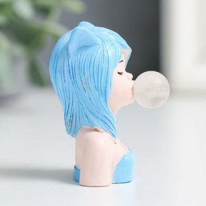 Сувенир полистоун "Девочка с ушками, надувает пузырь" МИКС 4х3х2,5 см