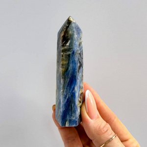 Кристалл из Кианита