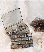 Шкатулка для хранения украшений.