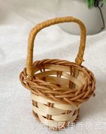 Корзинка плетенная