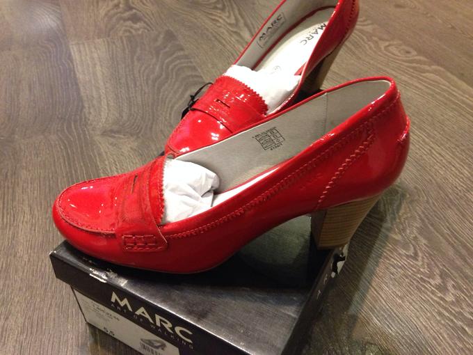 Туфли красные лакированные, на 38,5 размер, цена ниже СП во Владивостоке