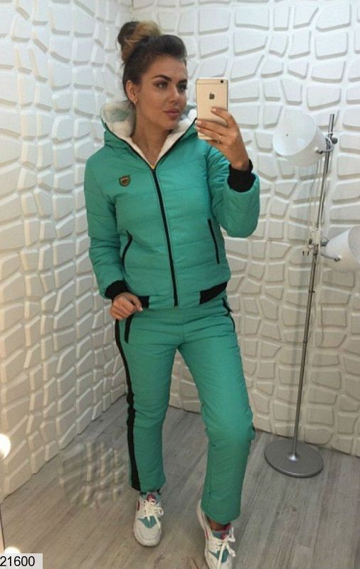Женский зимний спортивный костюм на синтепоне