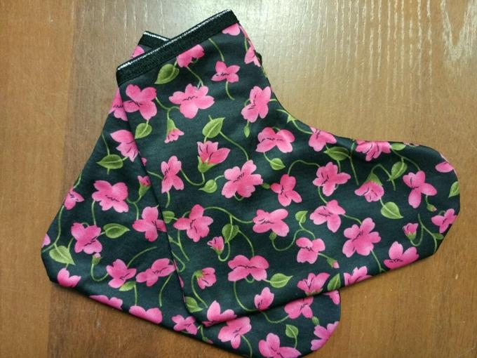 Цветные носки - лодочки цвет: черные в розовые цветы