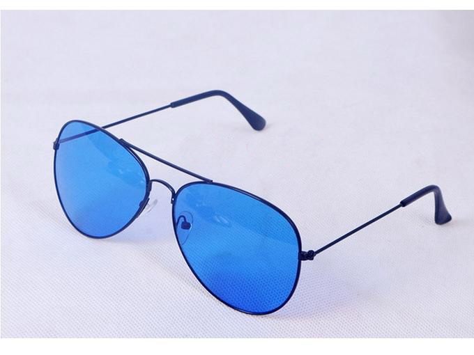 Солнцезащитные очки с синими стеклами