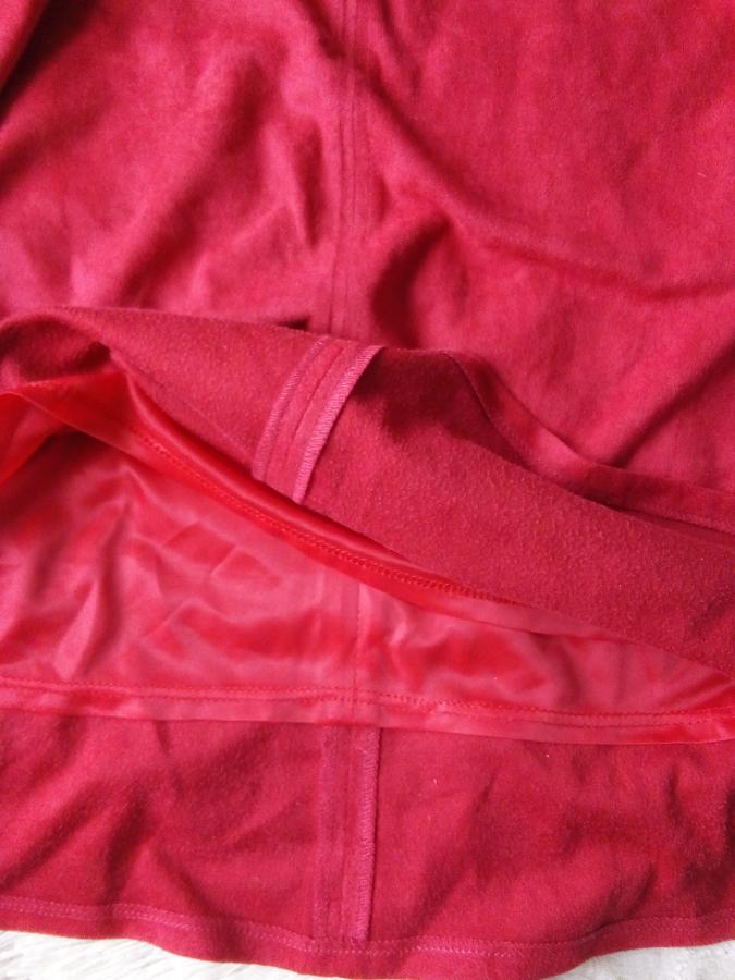 Красная и синяя замшевая юбка во Владивостоке
