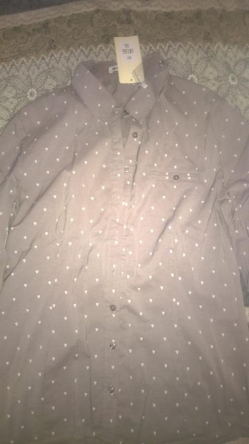 Отличная блуза-рубашка 46-48 размера цвет кофе с молоком во Владивостоке